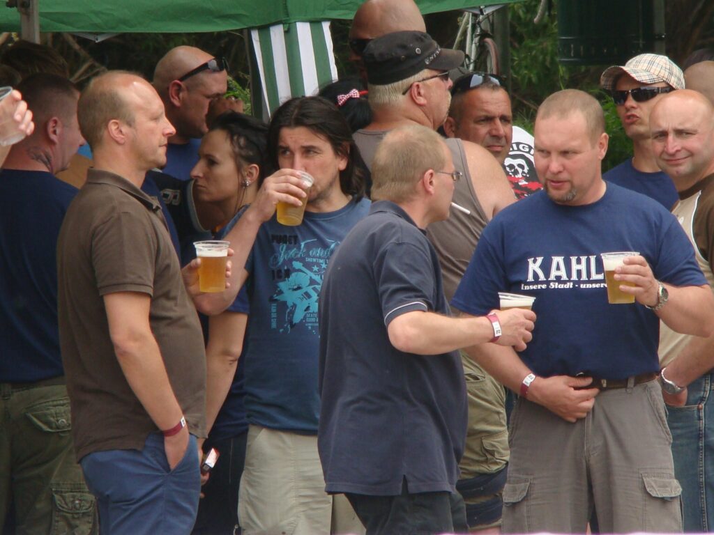 Stefan Dietsch in einem Shirt der Kameradschaft „FN Kahla“ auf dem „Thüringentag der nationalen Jugend“ am 15.6.2013 in Kahla
