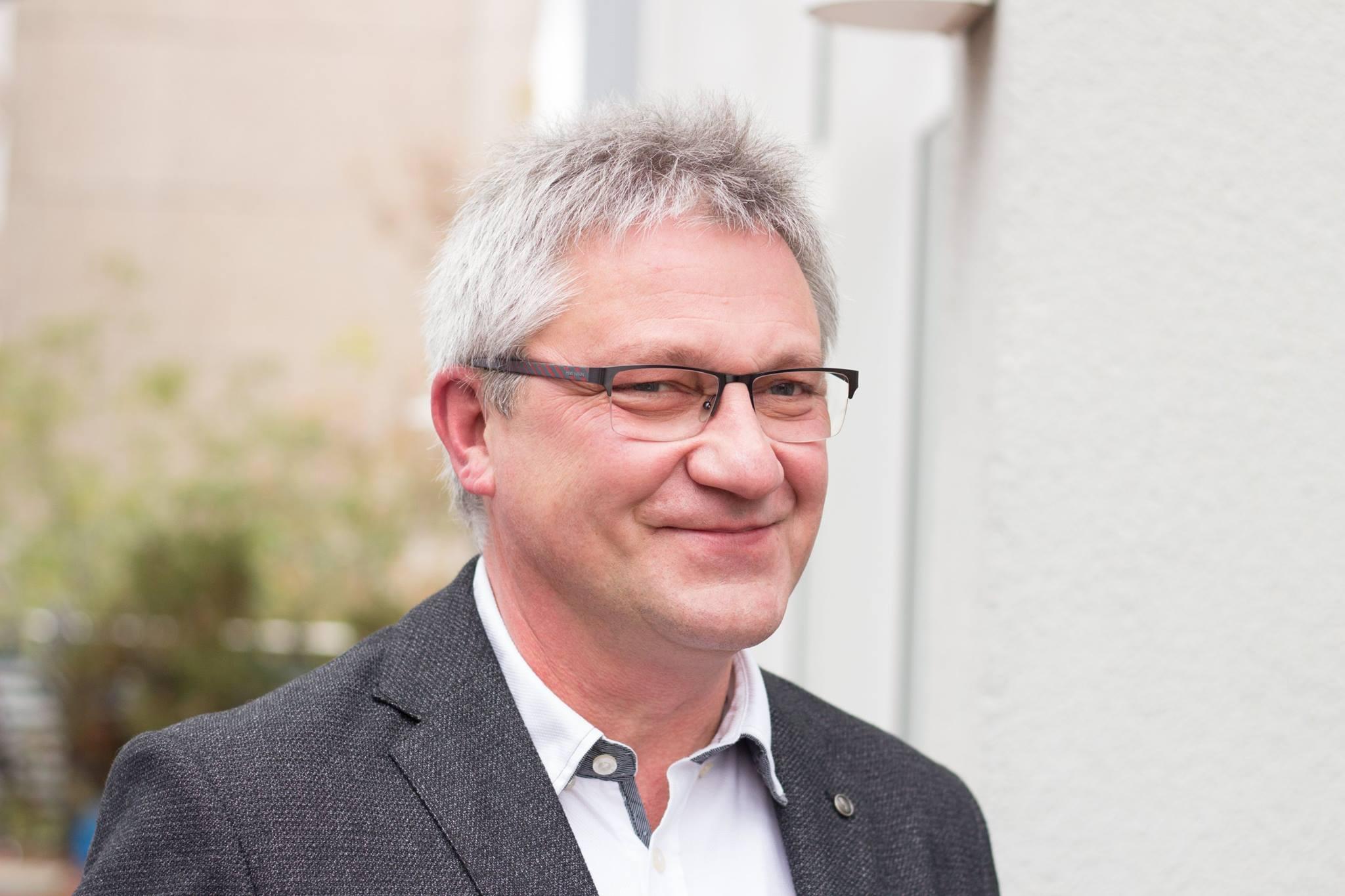 Porträtfoto von Kerstin Rzehaczek